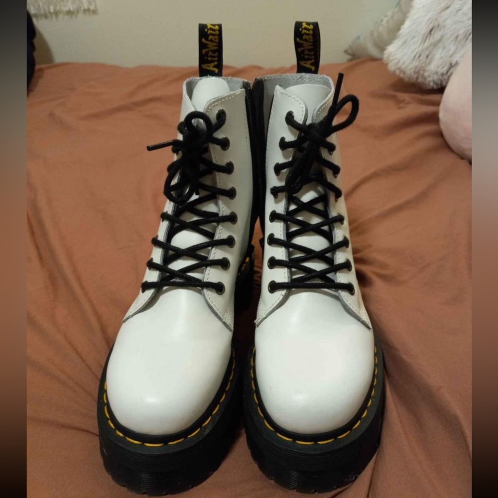 Dr Martens. Jadon platforms. White, smooth leather